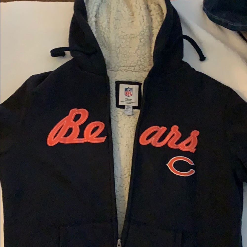 A cubs sweater